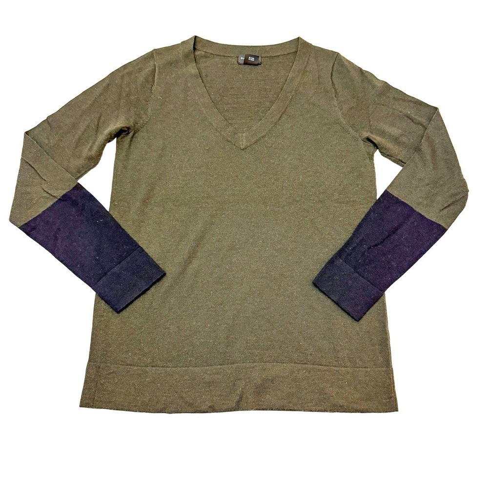 Club Monaco Two Toned Long Sleeve VNeck 100% Wool Size S